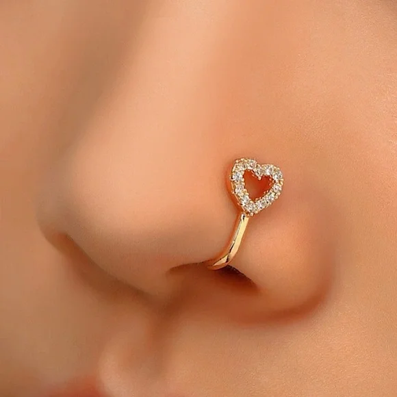 ⚜️𝟯𝟬%𝗢𝗙𝗙 𝗯𝘂𝗻𝗱𝗹𝗲𝘀 𝟯+⚜️ NEW CZ Heart Shaped Fake Nose Ring - Picture 3 of 9